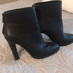 Adorable black joie ankle boots